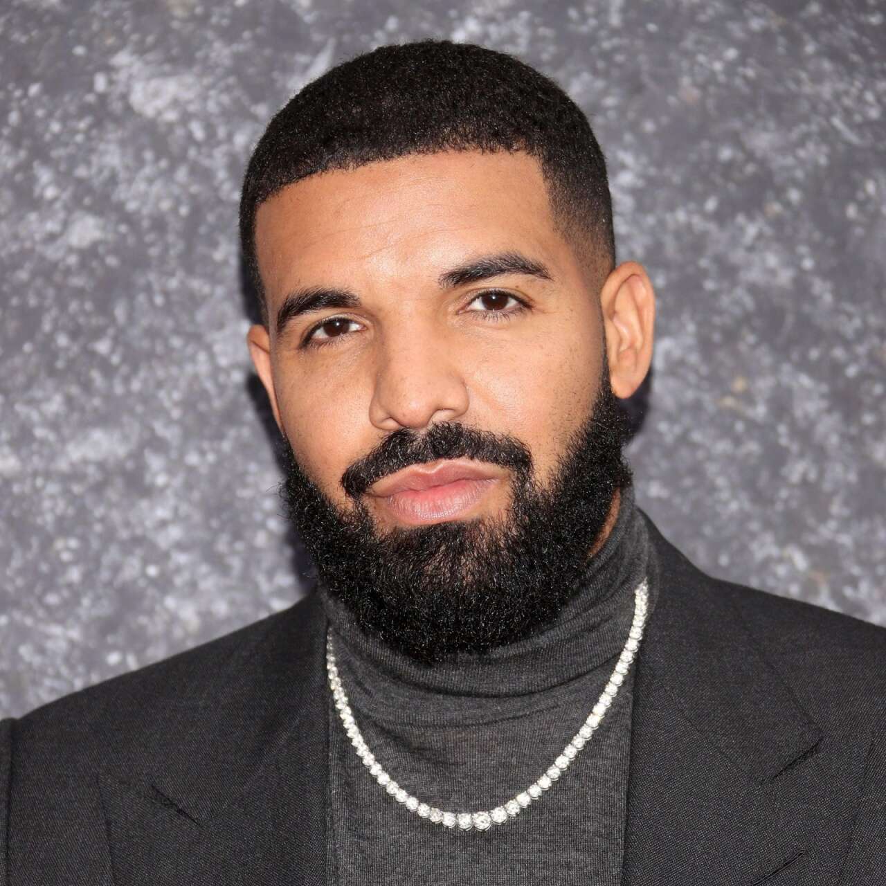 Dünyaca Ünlü Rapçi Drake Bodrum’da Balayı Yapacak Bvlgari Detayı Olay Yarattı 1